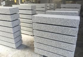 深圳石材廠家大量供應(yīng)花崗巖蘑菇石，助力建筑工程品質(zhì)提升